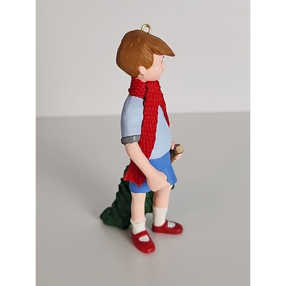 Christopher Robin Hallmark Keepsake Ornament Winnie -The-Pooh Collection w/ Box - Picture 3 of 12